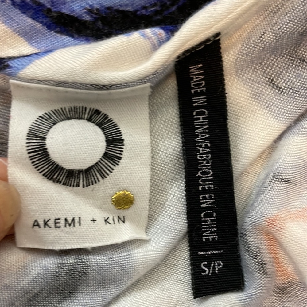 Blue patterned float top - Picture 3 of 3